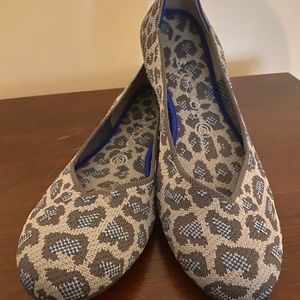 Grey leopard Rothys flats